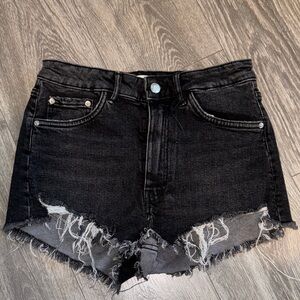 Zara High-Rise Distressed Denim Shorts NWOT Size 6
